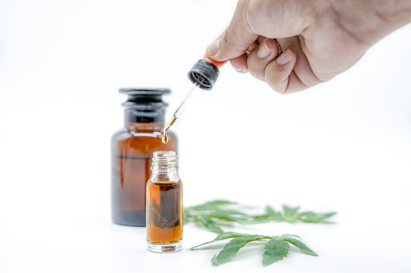 6 CBD Oil Health Benefits — and Side Effects
